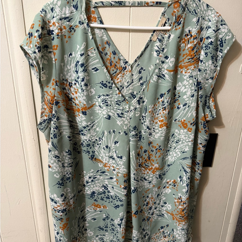 Green Floral Relaxed Blouse with V-Neck